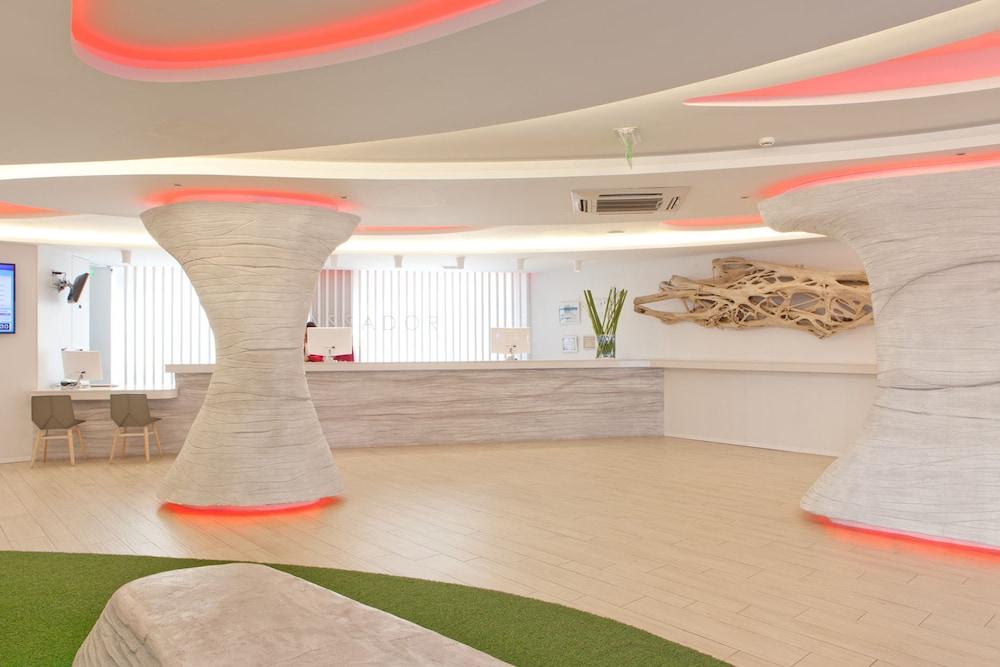 Ambassador Playa Ii Hotel 4*